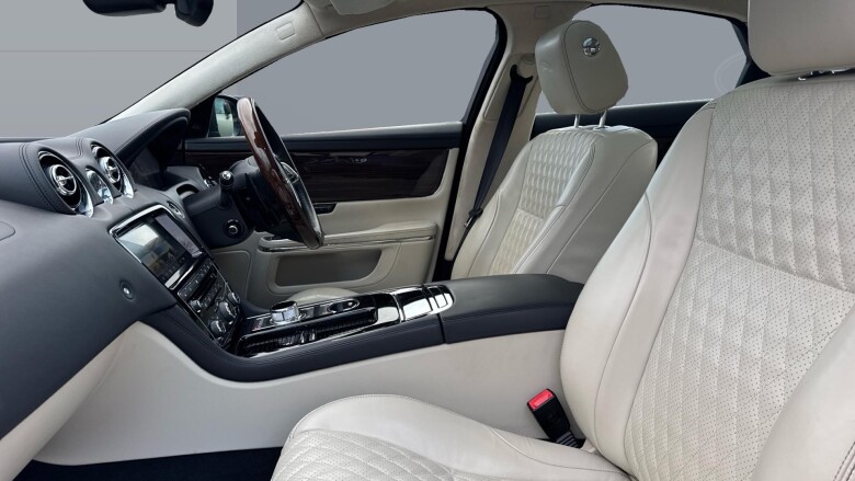 Jaguar XJ 3.0d V6 Portfolio 4dr Auto Diesel Saloon